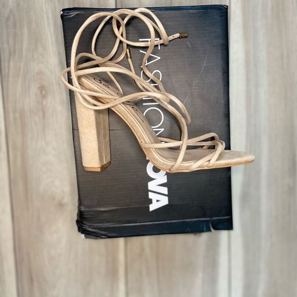 Wrap around Fashion Nova heels - Picture 2 of 3